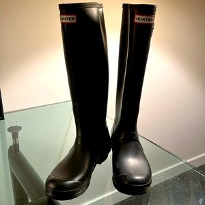 Classic Hunter matte tall rain boot